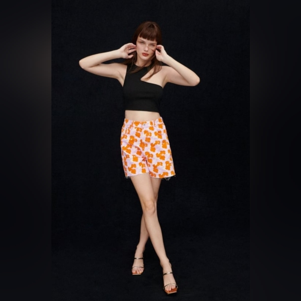 Zara Cut Out Ribbed Crop Top in Black